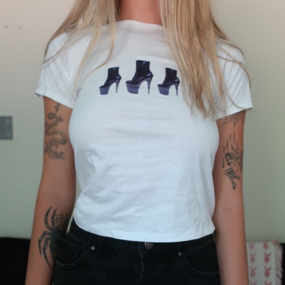 Tops - 8 inch boot baby tee